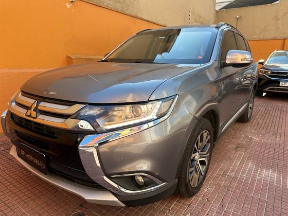 MITSUBISHI OUTLANDER 3.0 GT 4X4 V6 24V GASOLINA 4P AUTOMÁTICO MITSUBISHI OUTLANDER 3.0 GT 4X4 V6 24V GASOLINA 4P AUTOMÁTICO